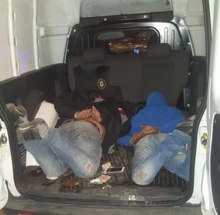 Ofrecieron una coima de $ 200 mil y les encontraron una tonelada de marihuana Ofrecieron una coima de $ 200 mil y les encontraron una tonelada de marihuana