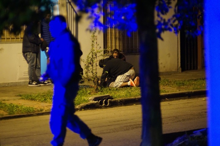 Un policía mató a un chico de 14 años e hirió a otros dos menores que quisieron robarle Un policía mató a un chico de 14 años e hirió a otros dos menores que quisieron robarle