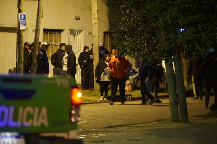 Un policía mató a un chico de 14 años e hirió a otros dos menores que quisieron robarle Un policía mató a un chico de 14 años e hirió a otros dos menores que quisieron robarle