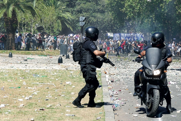 Violencia en los alrededores del Congreso.