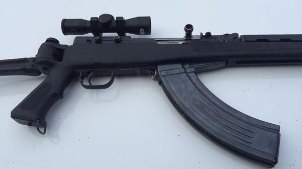 Fusil símil AK-47 incautado a la banda