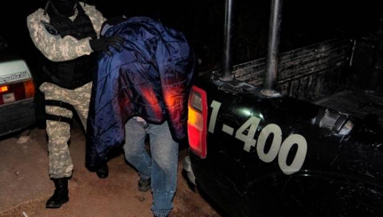 Condenaron a 12 años de prisión a los padres de un niño que era atado y encadenado a una silla
