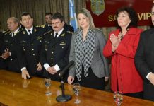 De noche y a los golpes: un ex-jefe de Policía noqueó a quien lo sucedió en el cargo